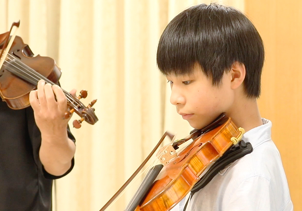 神戸を中心に、ヴァイオリンの個人レッスンを行なっている「大阪グレイスワン音楽学院です」。